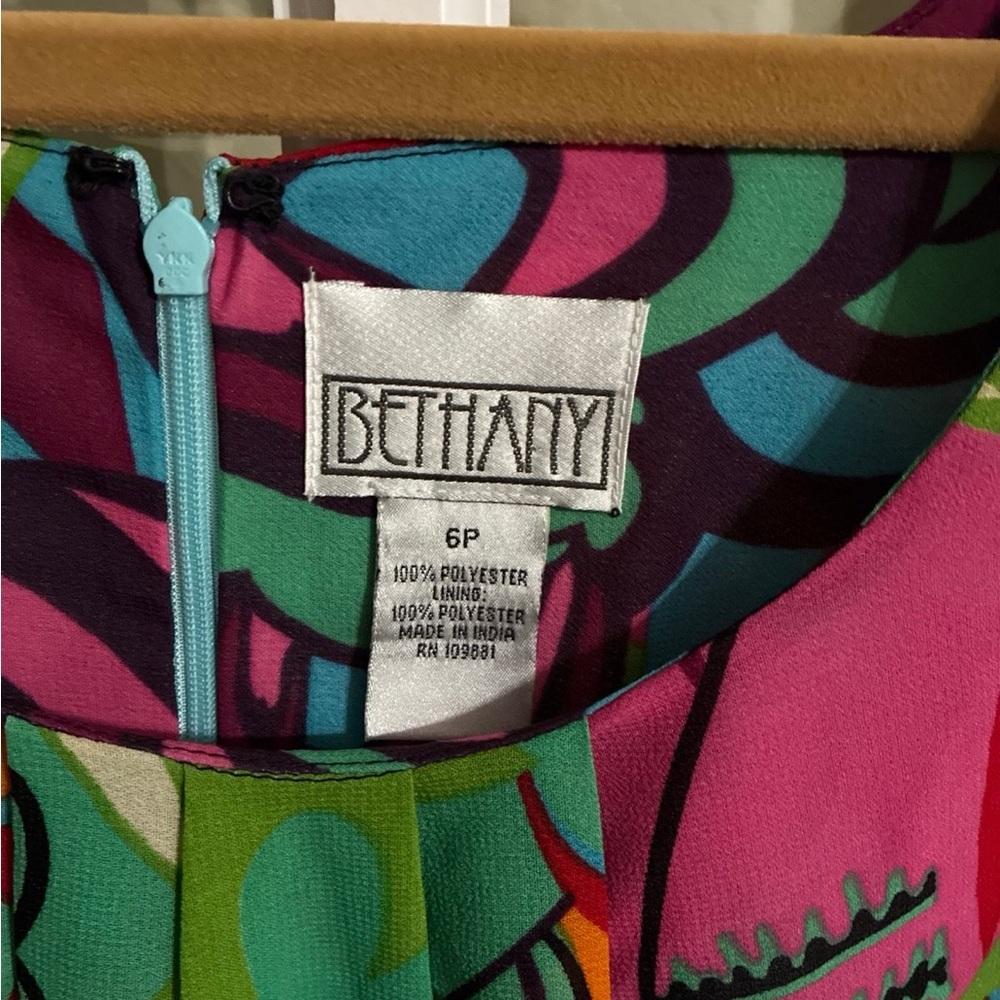 Bethany Multicolor Abstract Dress 6P - Picture 5 of 6